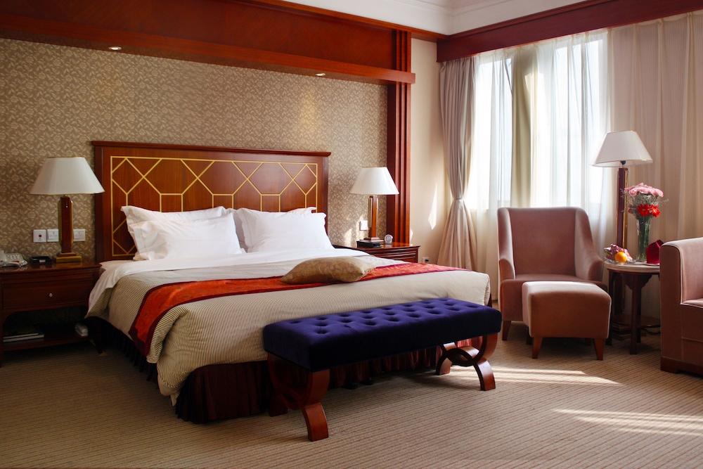 Jin Jiang Park Hotel Шанхай Екстериор снимка