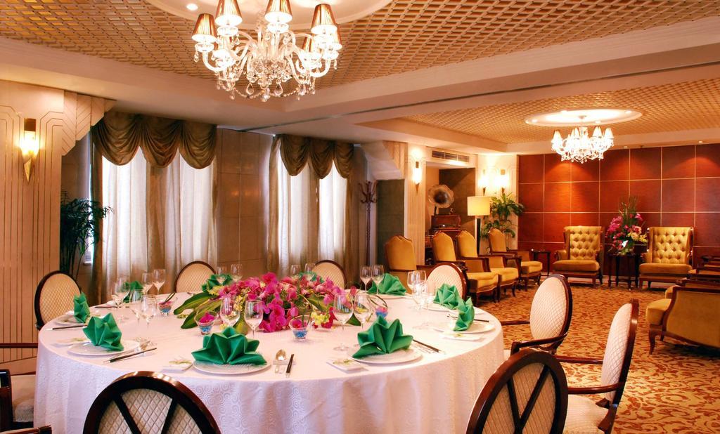 Jin Jiang Park Hotel Шанхай Екстериор снимка