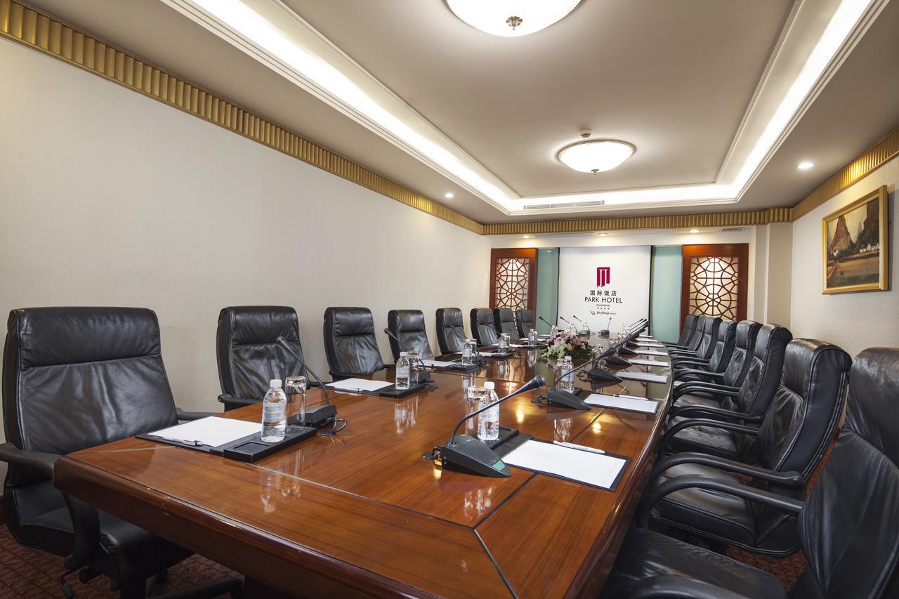 Jin Jiang Park Hotel Шанхай Екстериор снимка