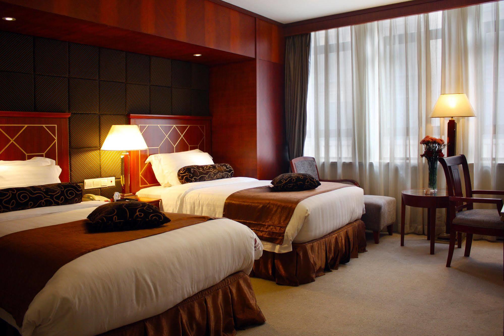 Jin Jiang Park Hotel Шанхай Екстериор снимка