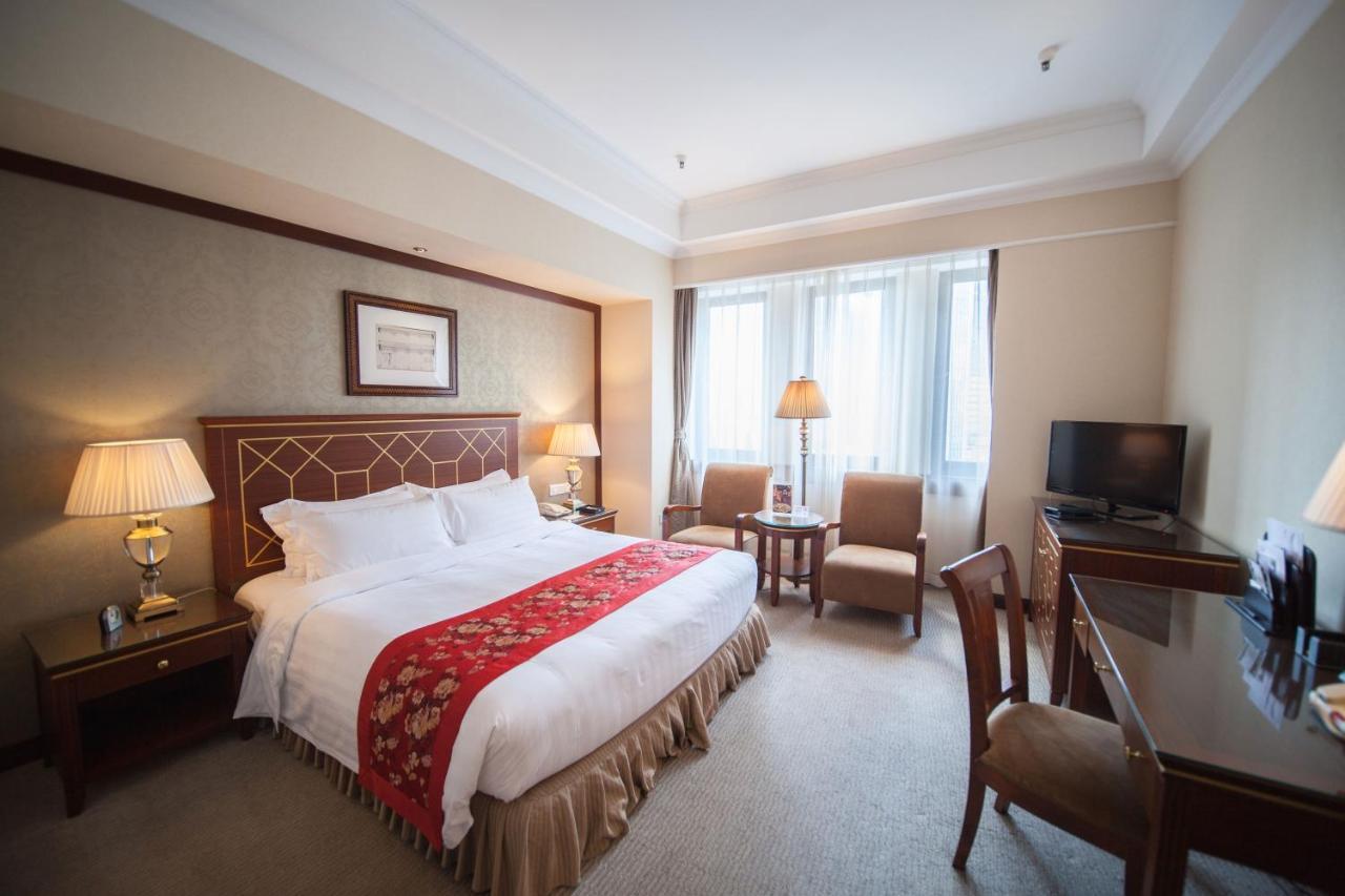 Jin Jiang Park Hotel Шанхай Екстериор снимка
