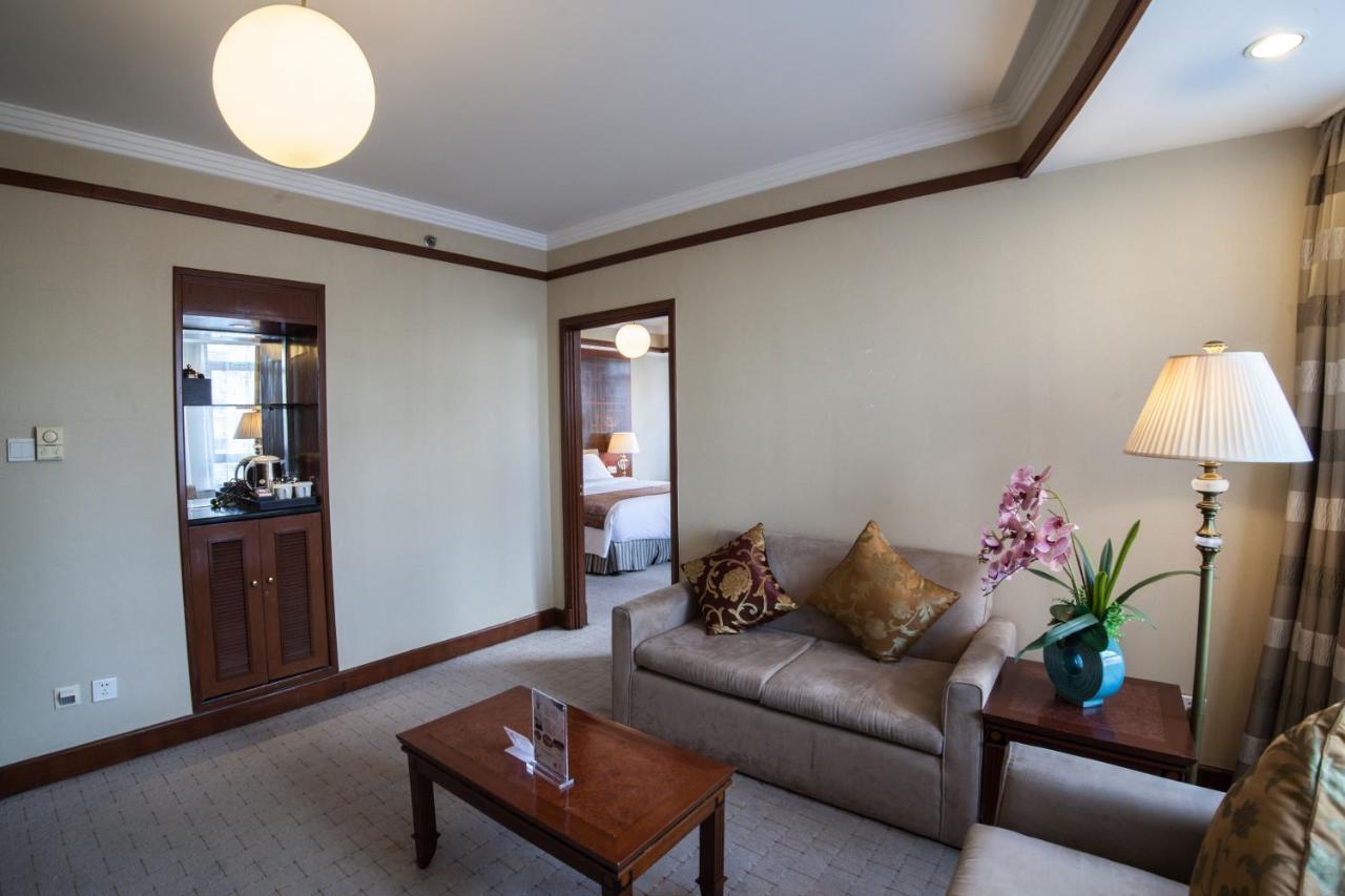 Jin Jiang Park Hotel Шанхай Екстериор снимка