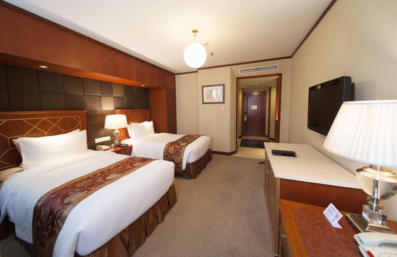 Jin Jiang Park Hotel Шанхай Екстериор снимка